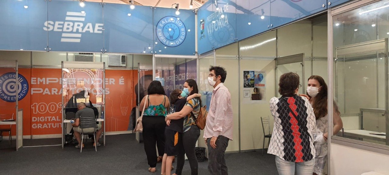 Atendimento do Sebrae-ES durante a Feira do Empreendedor