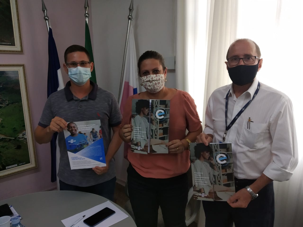 Em visita, prefeito de Itagua&ccedil;u firma compromisso com o empreendedorismo