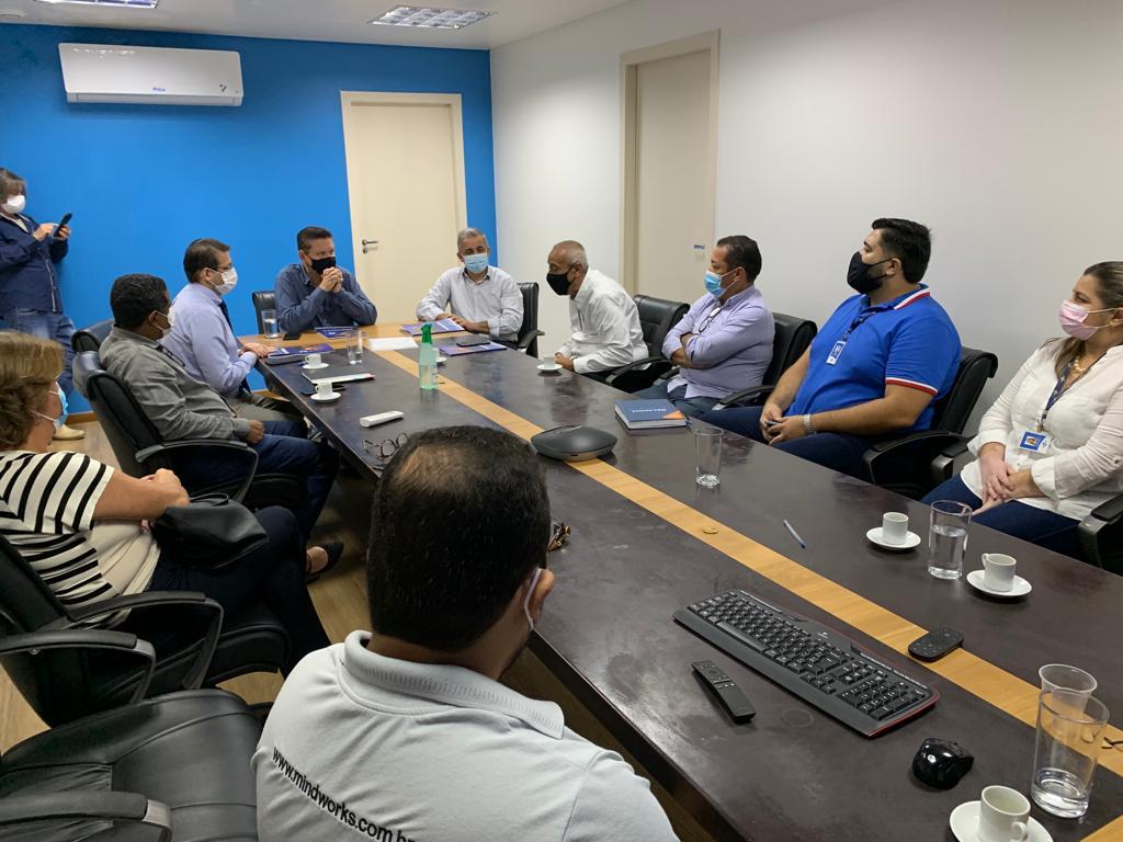 O plano de a&ccedil;&atilde;o do Cidade Empreendedora foi entregue ao prefeito Eucl&eacute;rio Sampaio. 