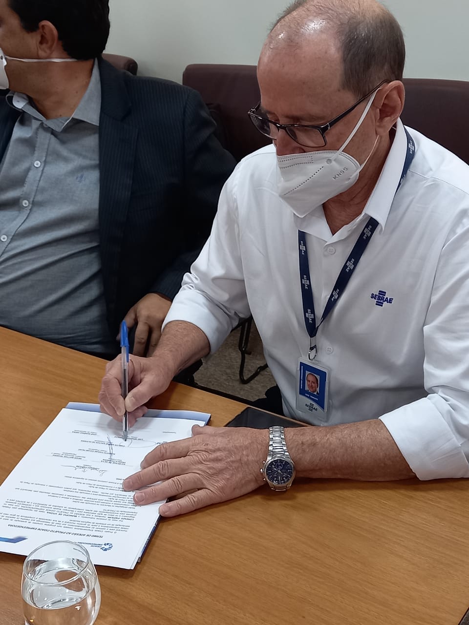 O diretor t&eacute;cnico do Sebrae/ES, Luiz Toniato, esteve no evento e tamb&eacute;m assinou o Termo.